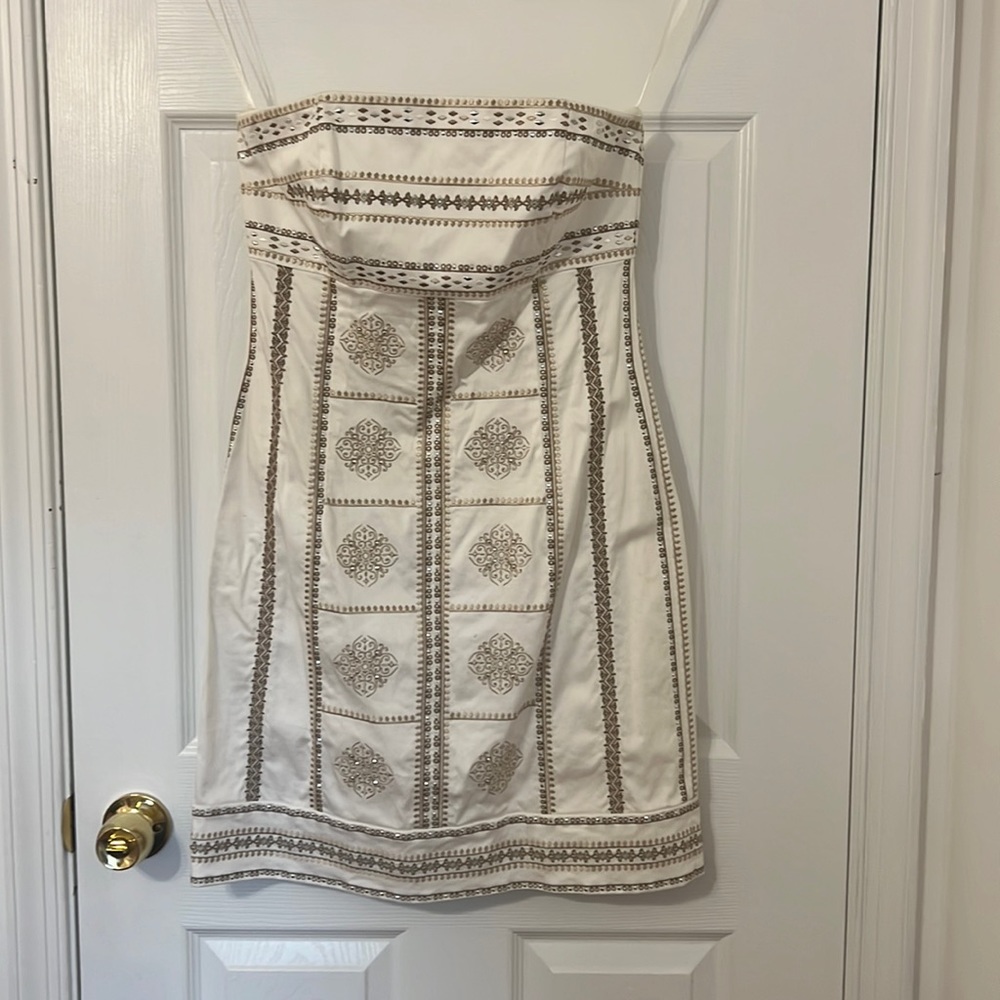 White House Black Market Strapless Dress in size 8